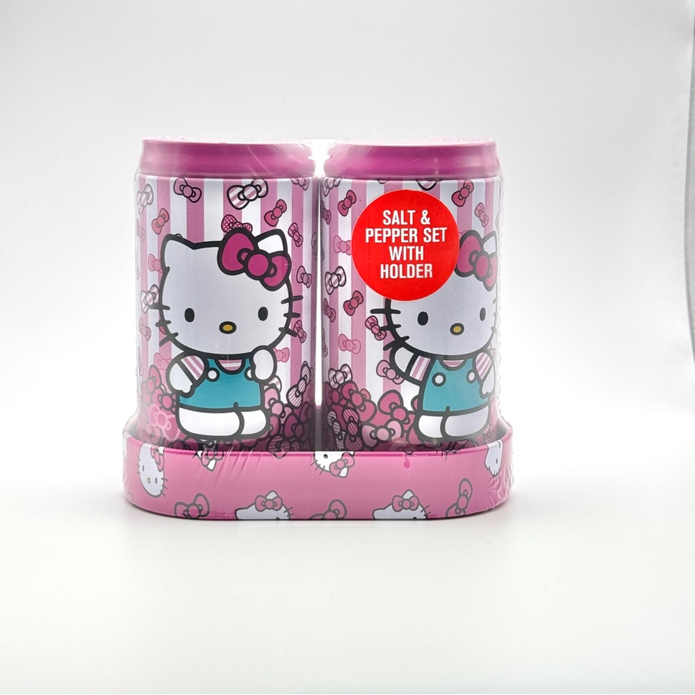 Hello Kitty Salt & Pepper Set